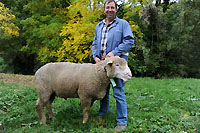 Interview de Bernard Pasche: Les moutons pour garder un lien avec la terre. octobre 2012 (cliquer ICI)