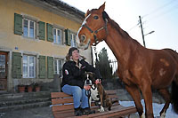Annick Chevalley et ses chevaux aux pieds nus. Denezy, mars 2013 (cliquer ICI)