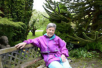Berty Gaussens, la dame de la terre. Froideville, juin 2013 (cliquer ICI)