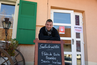 La Petite Auberge sert des plats  lemporter - Bioley-Magnoux, novembre 2020 - Reportage de Dany Schaer, journaliste photographe