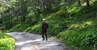 La Suisse oublie ses � Vieux � dans la pr�carit� - La page d'� c�t� - Dany Schaer