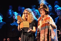 Le ch�ur chante ses "R�ves en bo�te" 2/2: apr�s le spectacle. Orzens-Oppens, f�vrier 2017 (cliquer ICI)