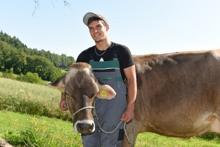 Cristiano et Bambi une histoire de c�ur � Ferme de Beauregard, Moudon, juillet 2018 - Reportage de Dany Schaer, journaliste photographe