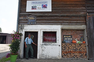 Leur rve : vivre dans un crin qui leur ressemble. Barbara et Michel Besson, Chapelle-sur-Moudon, octobre 2019. Reportage de Dany Schaer, journaliste photographe