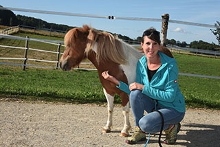 Equith�rapie, le cheval utilis� comme m�diateur - Ogens, Le Crin d�Herbe, septembre 2019. Reportage de Dany Schaer, journaliste photographe