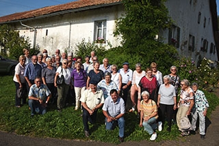 Pour sa dernire sortie de lanne, 3me Jeunesse visite la seule saboterie de Suisse en activit. Chapelle-sur-Moudon - Cornol Jura, septembre 2019. Reportage de Dany Schaer, journaliste photographe